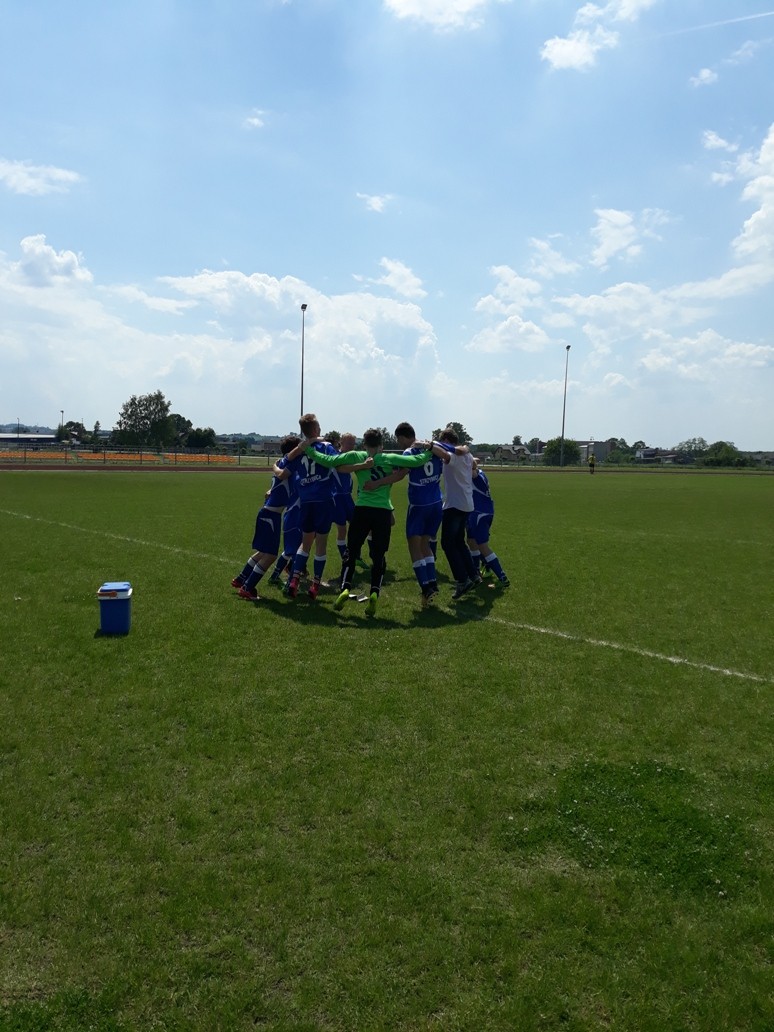 ZWYCIĘSTWO I PORAŻKA JUNIORÓW